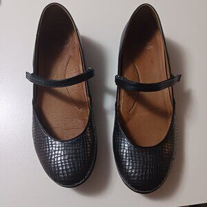 Dankso Snake Textured Leather Mary Janes Sz 40 Black